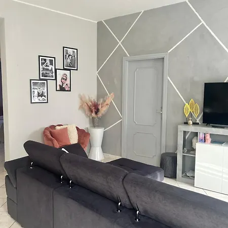 Butterfly House بيت للعطل